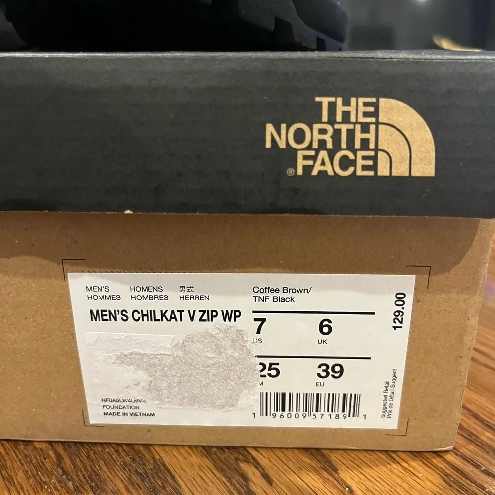 The North Face Men's Chilkat V Zip Dark Brown and Black Snow Boots Brand New